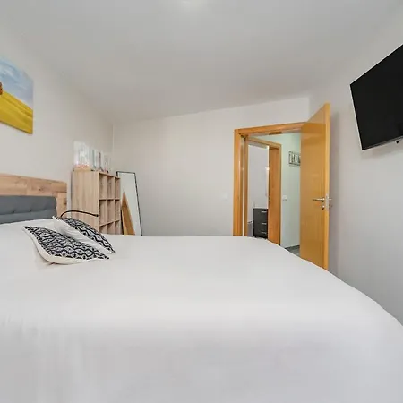 Faja - House Ash São Vicente