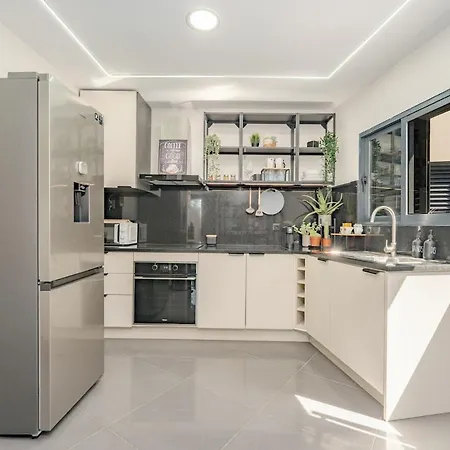 Vakantiehuis Faja - House Ash *