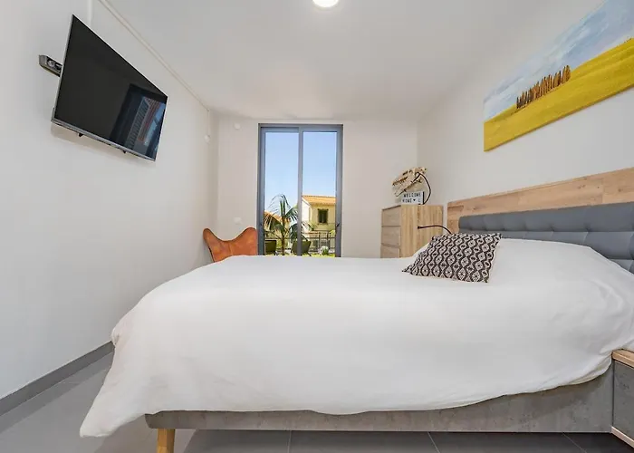 Faja - House Ash São Vicente