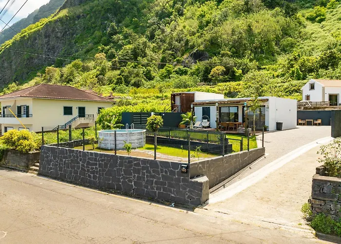 Faja - House Ash Ferienhaus *